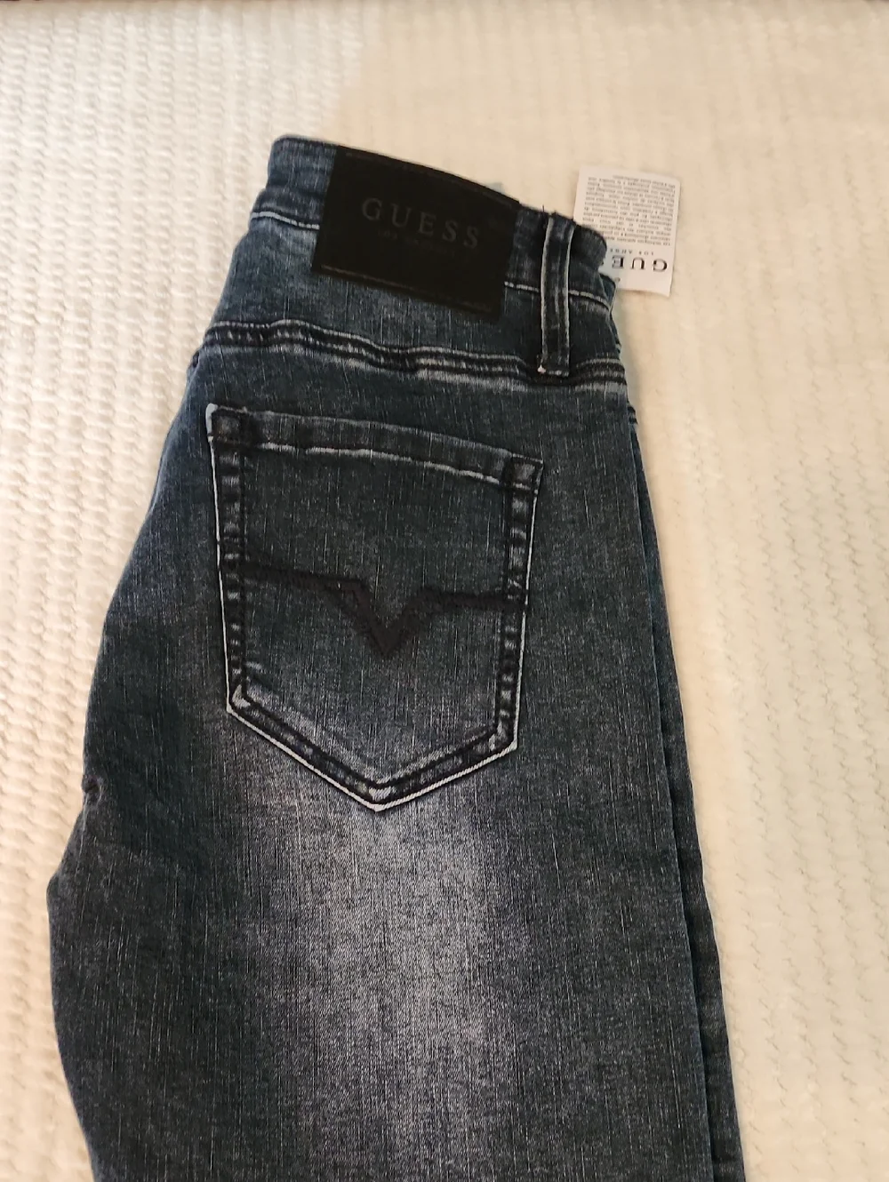 Guess Modern Skinny Avalon Fit  Dark Wash Brand New